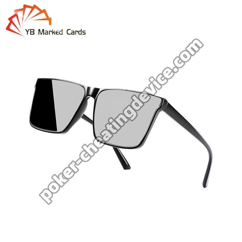 Les lunettes IR pour le poker détectent les cartes marquées avec de l'encre invisible
