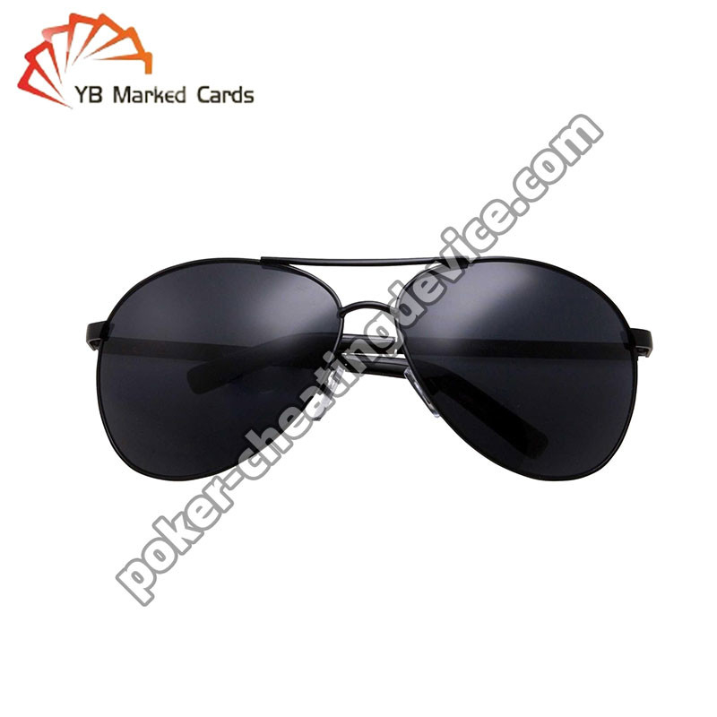 Les lunettes infrarouges pour le poker détectent les cartes marquées et gagnent un avantage stratégique