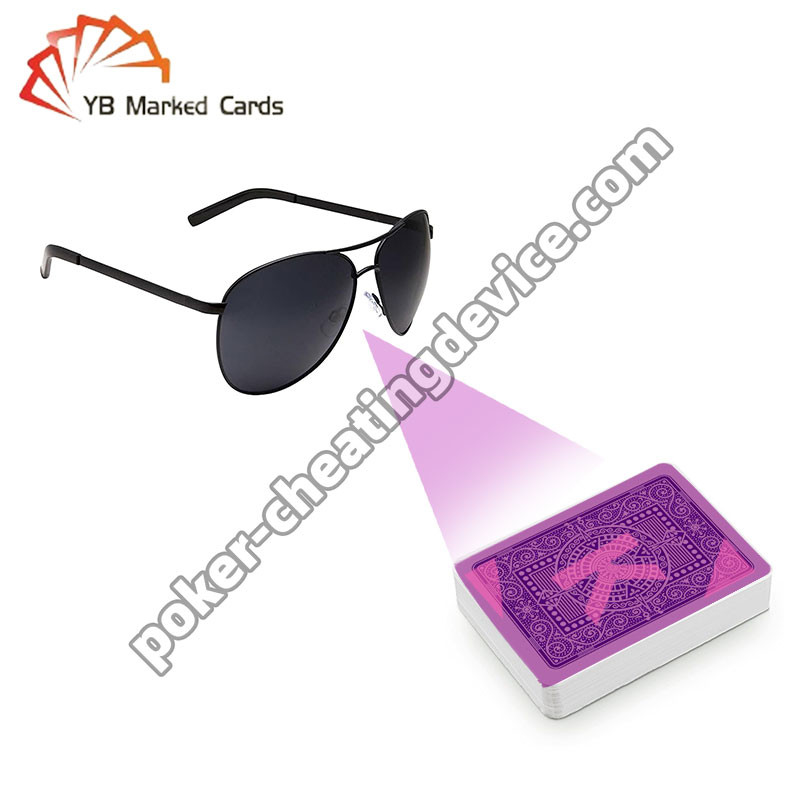 Les lunettes infrarouges pour le poker détectent les cartes marquées et gagnent un avantage stratégique