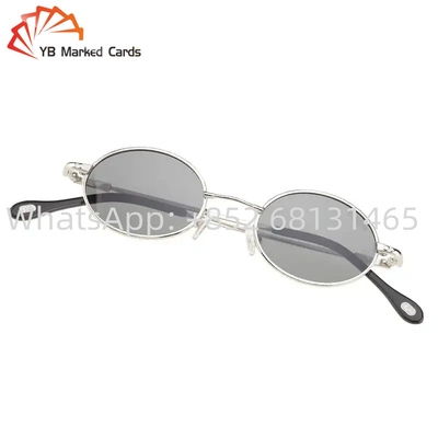 Les joueurs ont marqué les cartes Les lunettes de soleil pour jouer aux cartes ISO9001