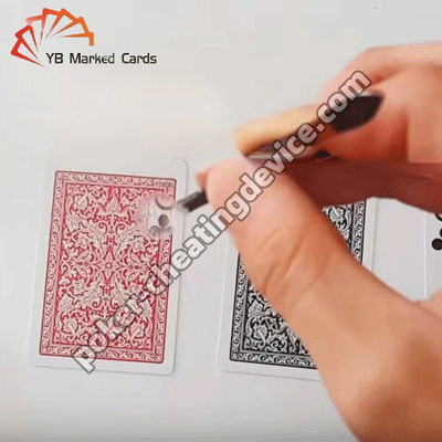 Des lentilles de contact à rayons X pour lire les cartes à jouer pour tricher à Omaha.