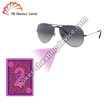 Des lunettes de poker infrarouges de taille normale