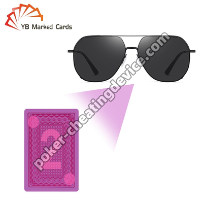 Les lunettes de soleil infrarouges pour le poker en direct révèlent facilement les marques cachées