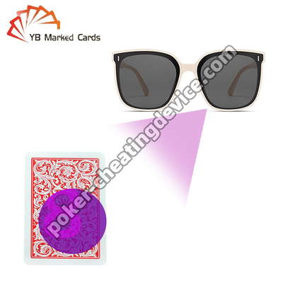 Les lunettes de soleil de poker infrarouges détectent les marques cachées dans les jeux de poker en direct