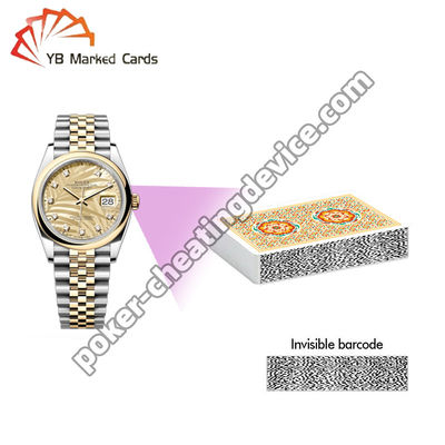 Regardez le scanner de caméra cachée pour les cartes marquées côté code-barres