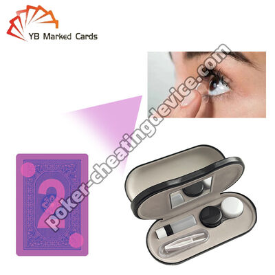 Des lentilles de contact à encre invisible pour voir à travers les cartes à jouer